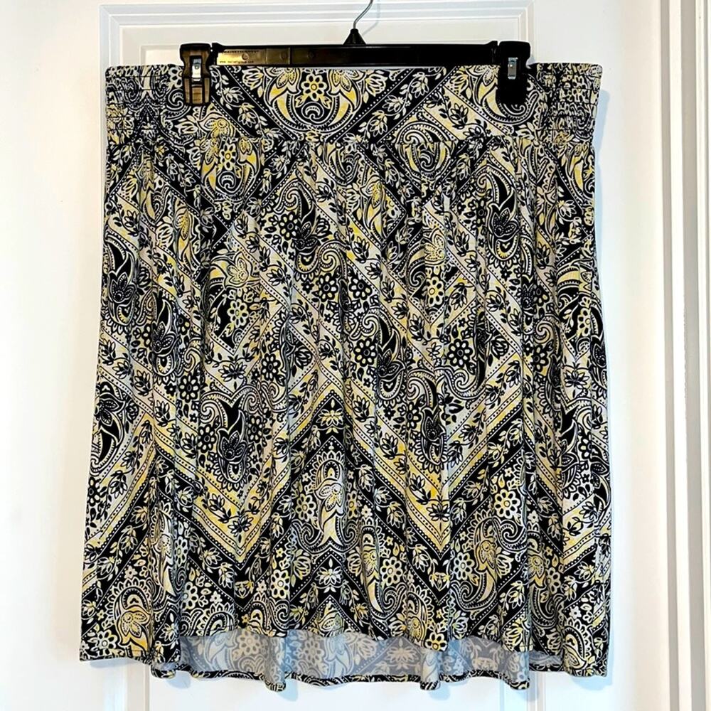 ⚡️ 3 for $30 ⚡️ Lane Bryant Floral and Geometric Print Skirt